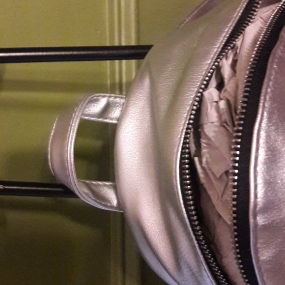 COPY - Backpack - Picture 7 of 9